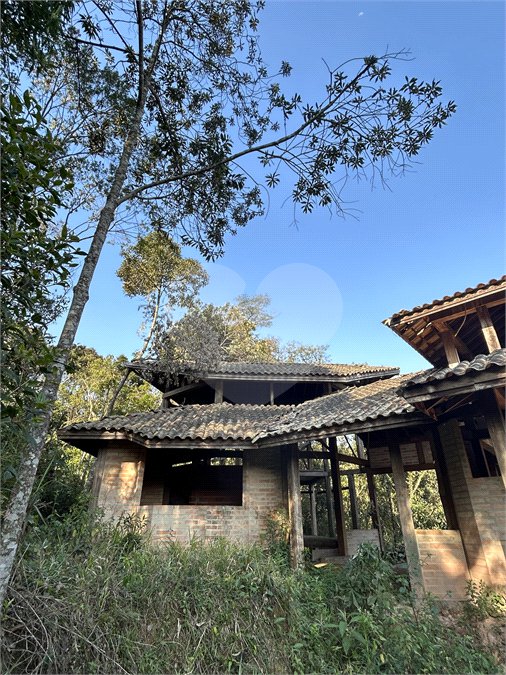 Casa à venda com 3 quartos, sendo 2 suítes,  no condomínio Alpes da Cantareira, Mairiporã - SP