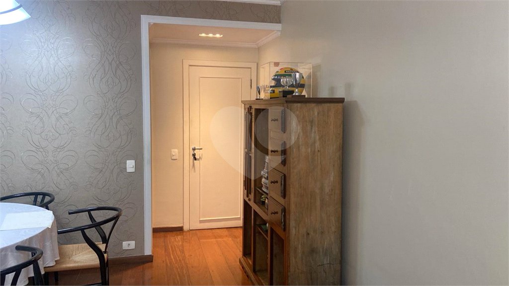 Apartamento à venda com 3 quartos, sendo 1 suíte, em Jardim Marajoara, São Paulo, SP