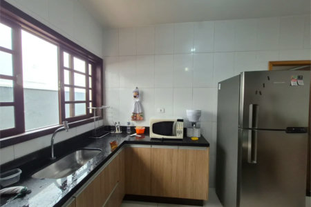 Casa à venda com 4 quartos, sendo 1 suíte,  no condomínio Residencial Alto da Lapa II, São Paulo - SP
