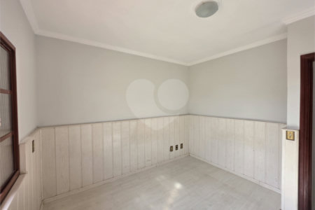Casa à venda com 4 quartos, sendo 2 suítes,  em Vila Espírito Santo, Sorocaba, SP
