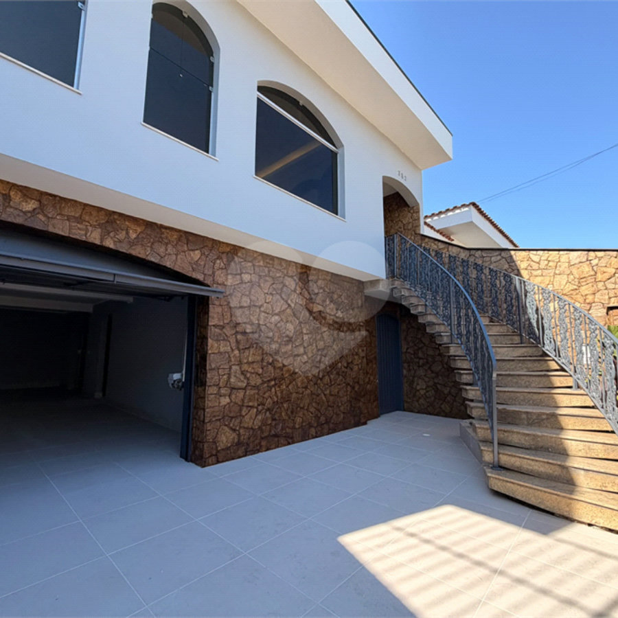 Casa à venda com 5 quartos, sendo 4 suítes, em Vila Rosália, Guarulhos, SP