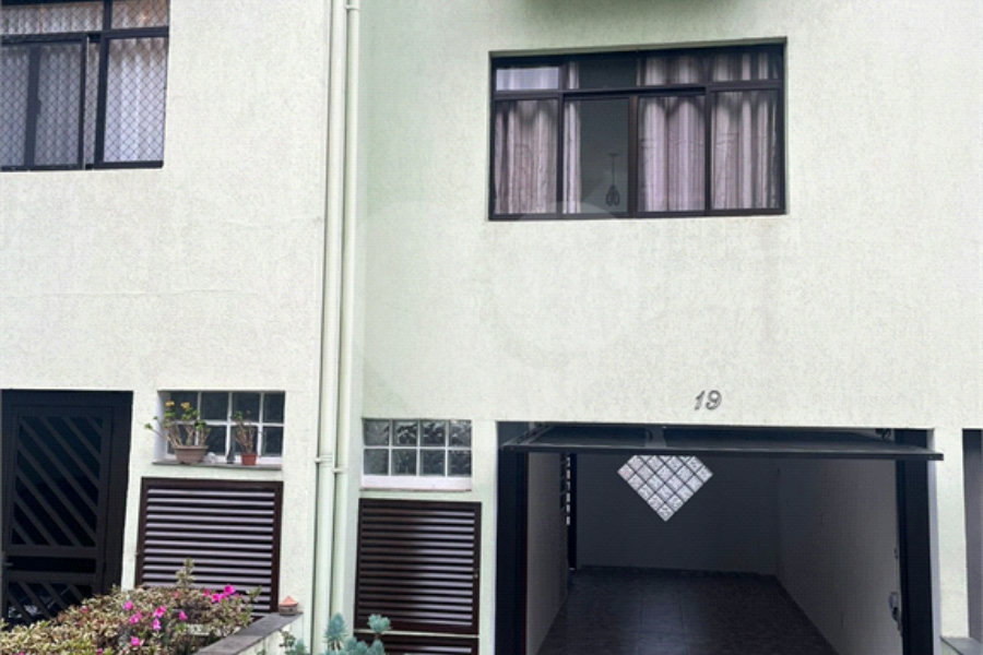 Casa à venda com 2 quartos, sendo 1 suíte, no condomínio Villa Faenza, São Paulo - SP