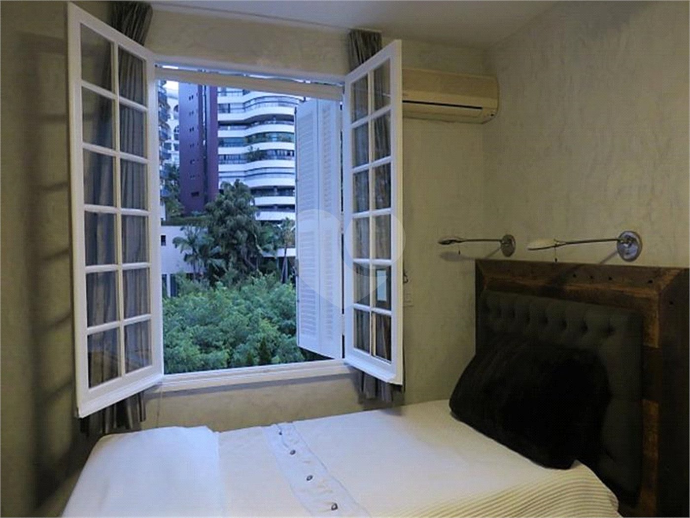 Casa em condomínio à venda com 4 quartos, sendo 3 suítes, em Jardim Vitória Régia, São Paulo, SP