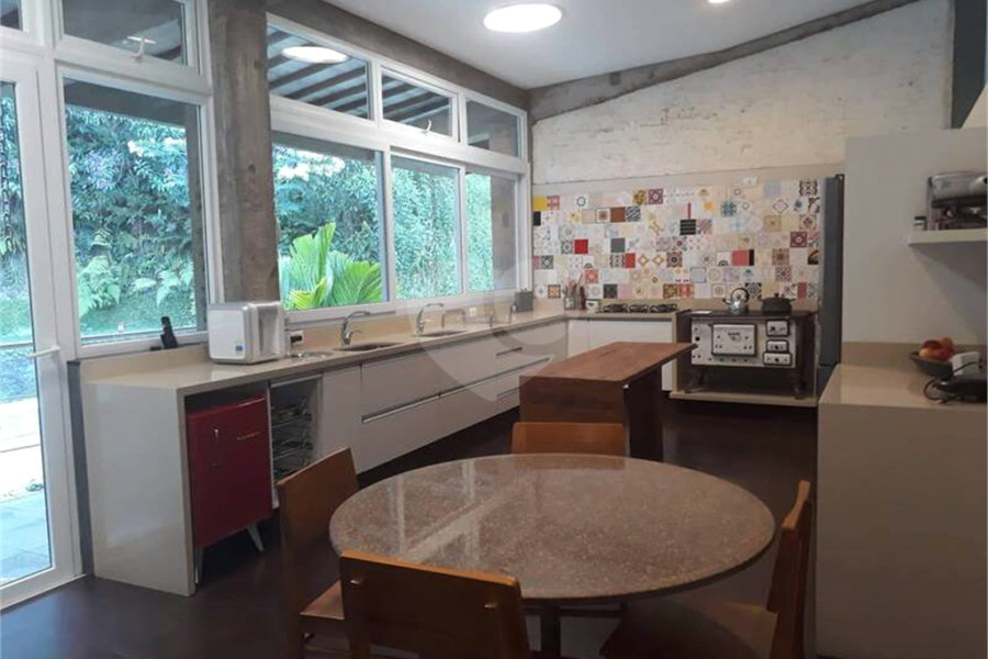 Casa à venda com 3 suítes em Serra da Cantareira, Mairiporã, SP