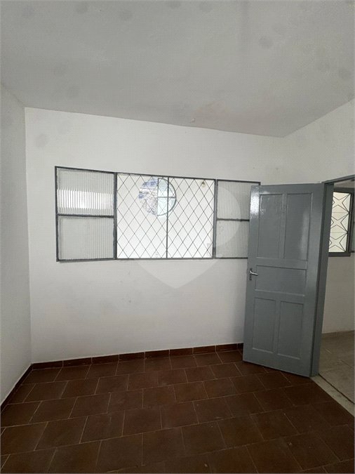 Casa à venda ou para alugar com 1 quarto em Campo Grande, Rio de Janeiro, RJ