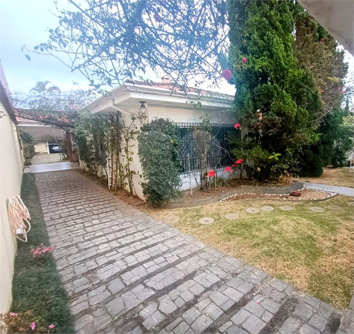 Casa à venda com 5 quartos, sendo 4 suítes, em Jardim Armênia, Mogi das Cruzes, SP