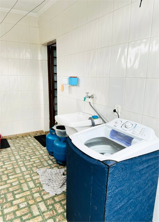 Sobrado à venda com 3 quartos em Loteamento Municipal Brás Cubas, Mogi das Cruzes, SP