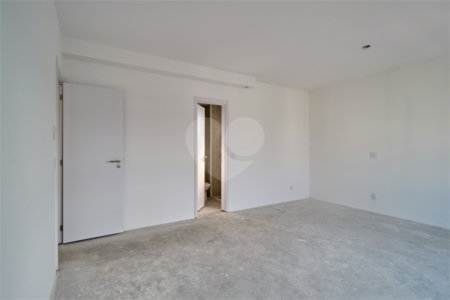 Apartamento à venda com 3 quartos, sendo 1 suíte, em Jardim Marajoara, São Paulo, SP