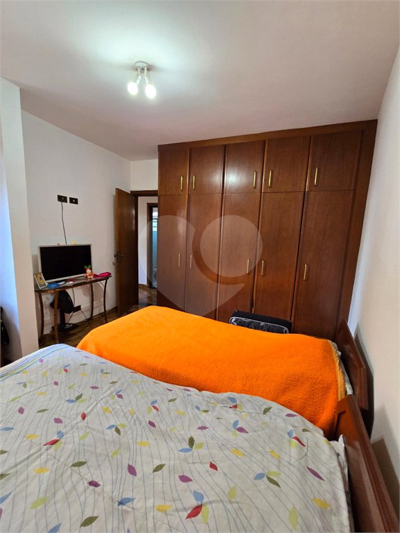 Sobrado à venda com 5 quartos, sendo 1 suíte, em Vila Bonilha, São Paulo, SP