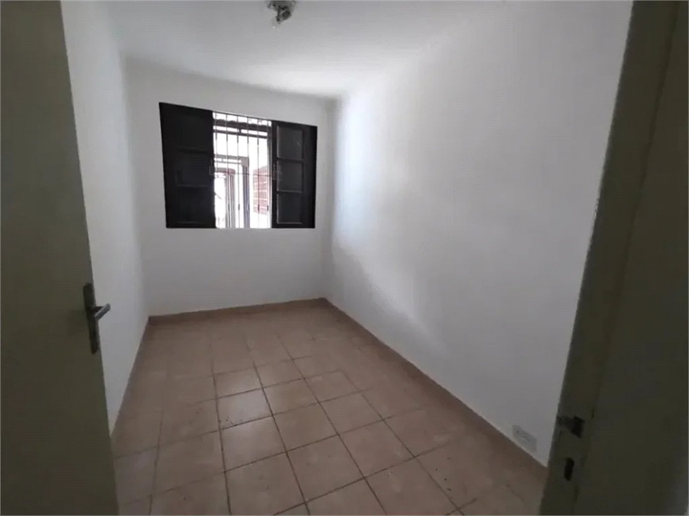 Casa de Vila à venda com 3 quartos, sendo 1 suíte, em Jardim Esmeralda, São Paulo, SP