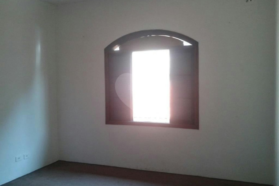 Sobrado à venda ou para alugar com 3 quartos, sendo 1 suíte,  em Horto, São Paulo, SP