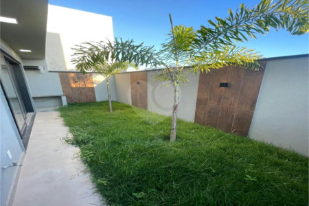 Casa à venda com 3 quartos, sendo 1 suíte, no condomínio Vila Paraty, Indaiatuba - SP