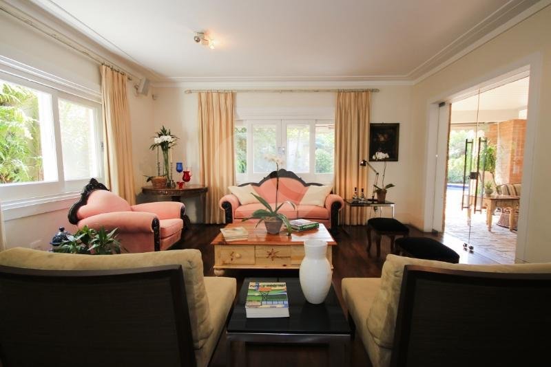 Casa à venda com 3 quartos, sendo 2 suítes,  em Vila Tramontano, São Paulo, SP