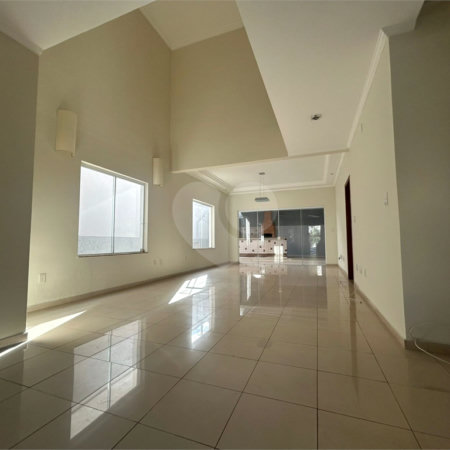 Casa à venda com 4 quartos, sendo 1 suíte,  no condomínio Lago da Boa Vista, Sorocaba - SP