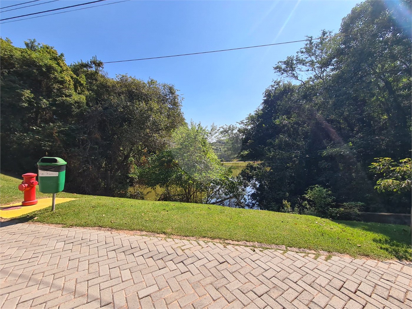Casa à venda com 3 suítes no condomínio Terras de São Francisco, Vinhedo - SP