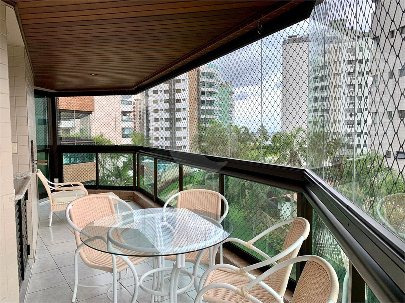 Apartamento à venda com 3 quartos, sendo 2 suítes, em Riviera, Bertioga, SP