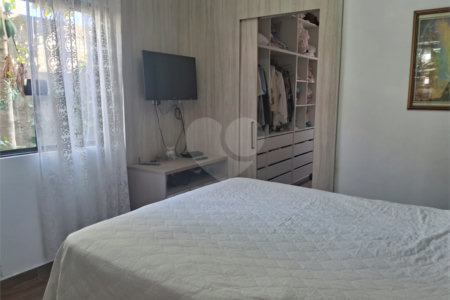 Casa à venda com 5 quartos, sendo 1 suíte, no condomínio Village da Serra, Araçoiaba da Serra - SP