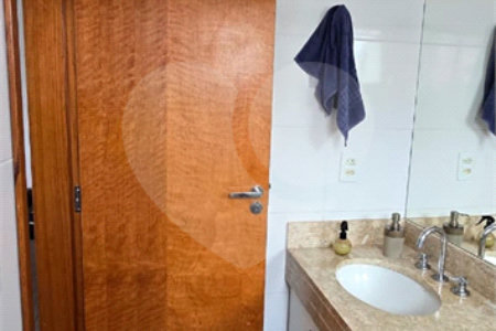 Casa à venda com 3 quartos, sendo 1 suíte, no condomínio Travessa Sílvio Lazzari,38, São Paulo - SP