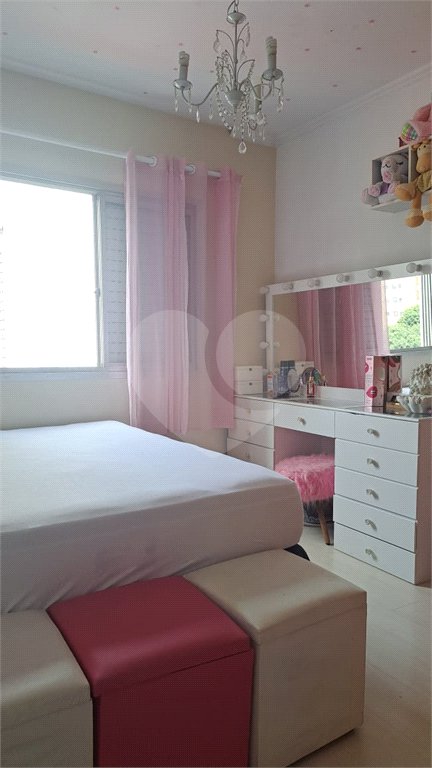 Apartamento à venda com 3 quartos, sendo 1 suíte,  em Vila Olímpia, São Paulo, SP