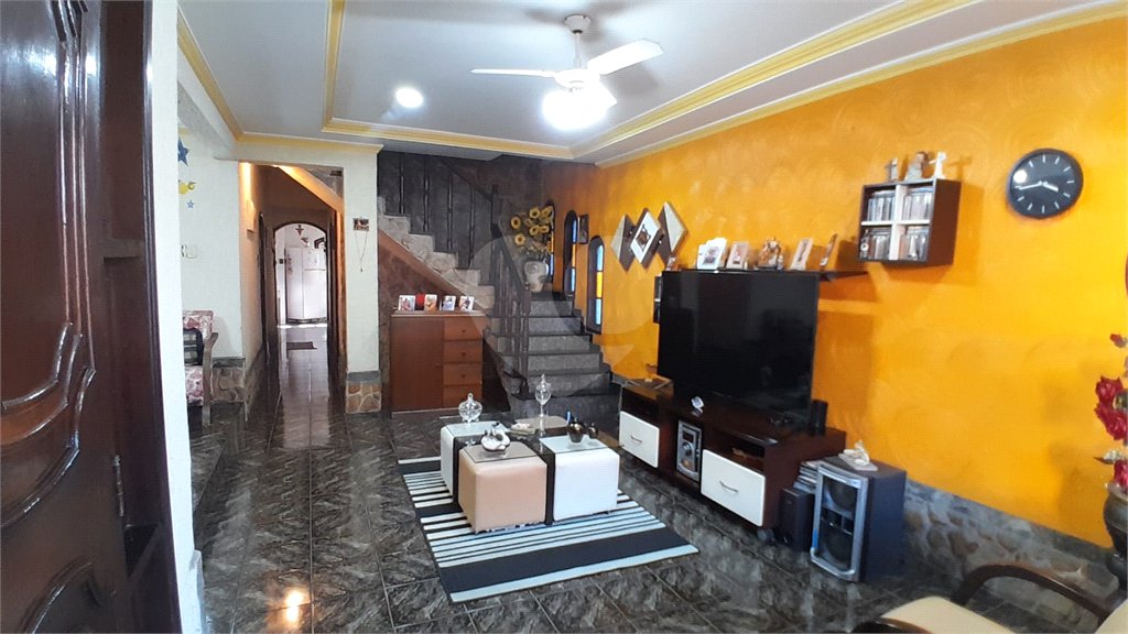 Casa à venda com 4 quartos, sendo 1 suíte, em Bangu, Rio de Janeiro, RJ