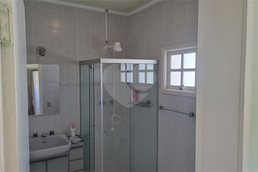 Casa à venda com 4 quartos, sendo 3 suítes, no condomínio Chácara das Rosas, São Paulo - SP