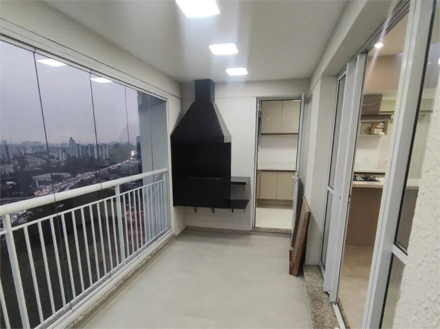Apartamento à venda com 3 quartos, sendo 2 suítes,  em Jardim Arpoador, São Paulo, SP