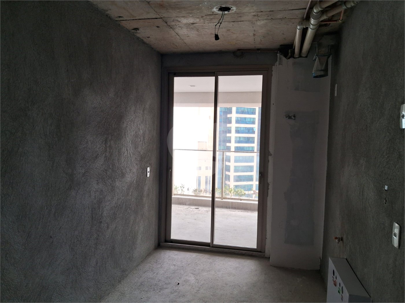 Apartamento à venda com 3 suítes em Moema, São Paulo, SP