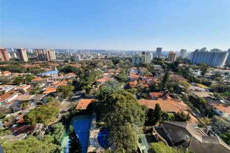 Apartamento à venda com 3 quartos, sendo 2 suítes, em Alto da Boa Vista, São Paulo, SP