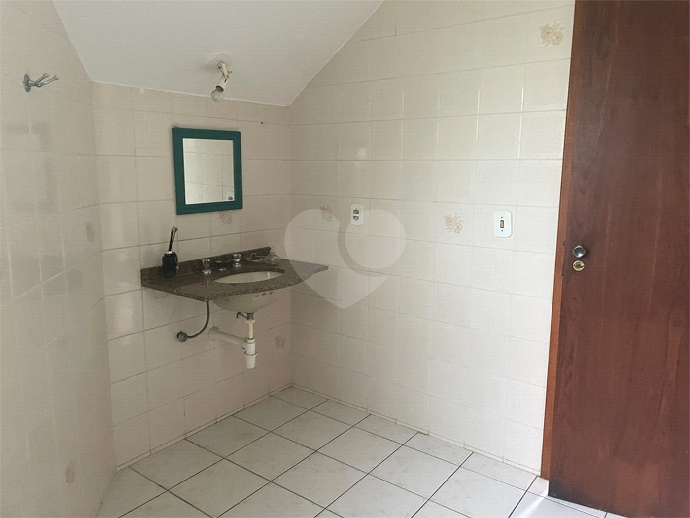 Casa à venda com 3 quartos, sendo 2 suítes,  no condomínio São Joaquim, Vinhedo - SP