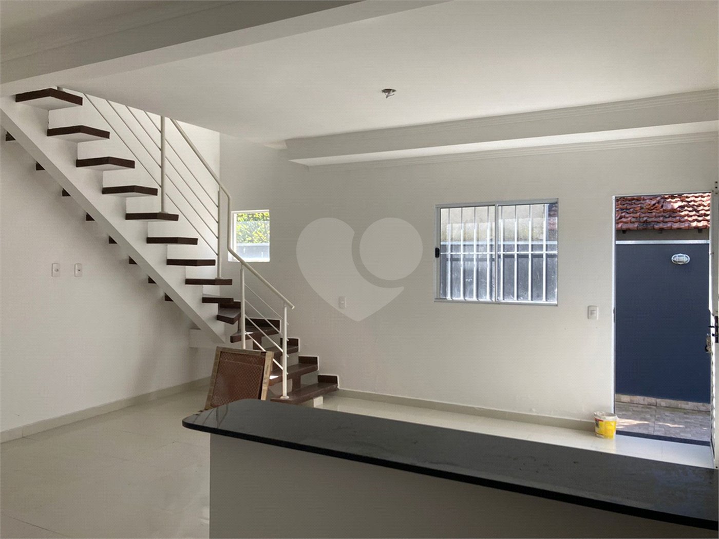 Casa à venda com 2 suítes no condomínio Villagio, Mogi das Cruzes - SP