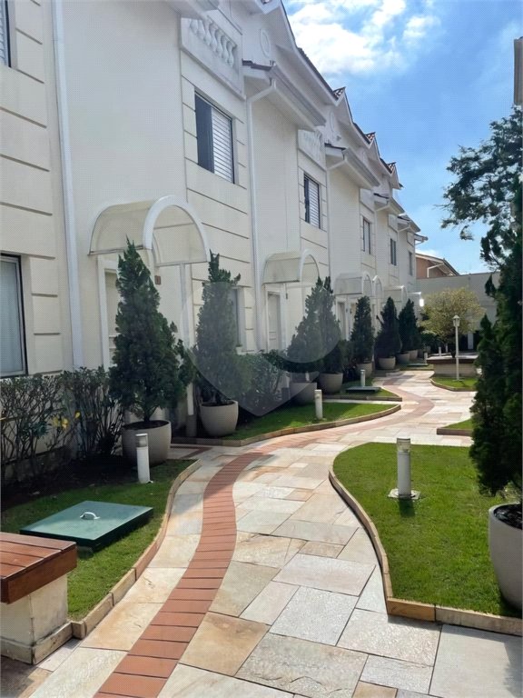 Casa à venda com 3 quartos, sendo 1 suíte, no condomínio Villas de São Francisco, São Paulo - SP