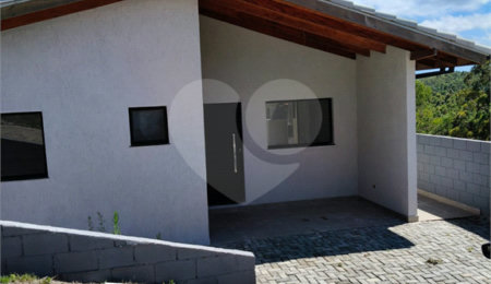 Casa à venda com 2 quartos no condomínio Águas de São Pedro, Mairiporã - SP