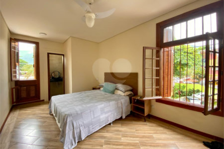 Casa à venda com 6 quartos, sendo 4 suítes,  em Maranduba, Ubatuba, SP