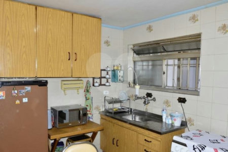Sobrado na Saúde (2 casas c/2 quartos cada uma/entradas separadas)