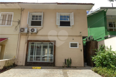 Sobrado à venda com 3 quartos, sendo 1 suíte, em Vila Olímpia, São Paulo, SP