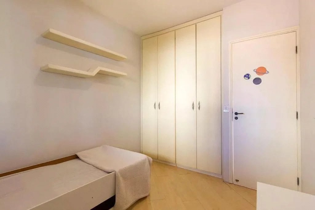 Apartamento à venda com 3 quartos, sendo 1 suíte,  em Vila Andrade, São Paulo, SP