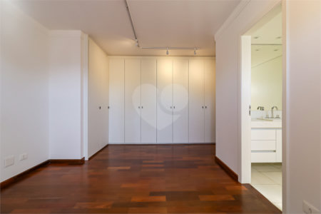 Apartamento à venda com 3 suítes em Cidade Monções, São Paulo, SP