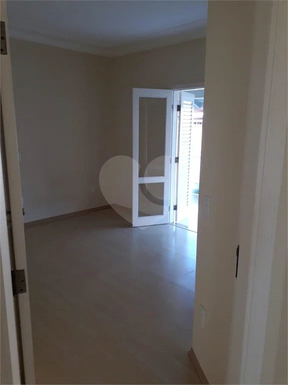 Sobrado à venda com 3 quartos, sendo 1 suíte,  em Condomínio Residencial Terras do Caribe, Valinhos, SP