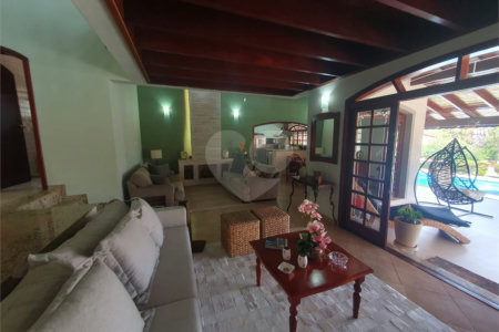 Casa à venda com 4 quartos, sendo 1 suíte, no condomínio Parque São Gabriel, Itatiba - SP