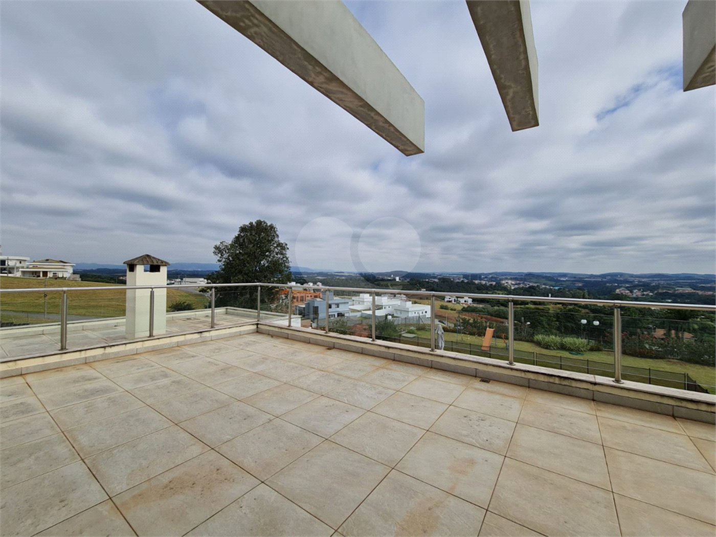 Casa à venda ou para alugar com 4 suítes no condomínio Residencial Jardim Primavera, Louveira - SP
