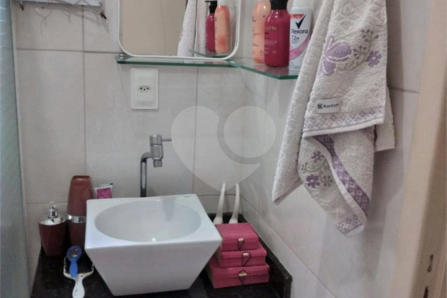 Casa à venda com 4 quartos, sendo 2 suítes, no condomínio Miro Carvalho - Pitinga, São Paulo - SP