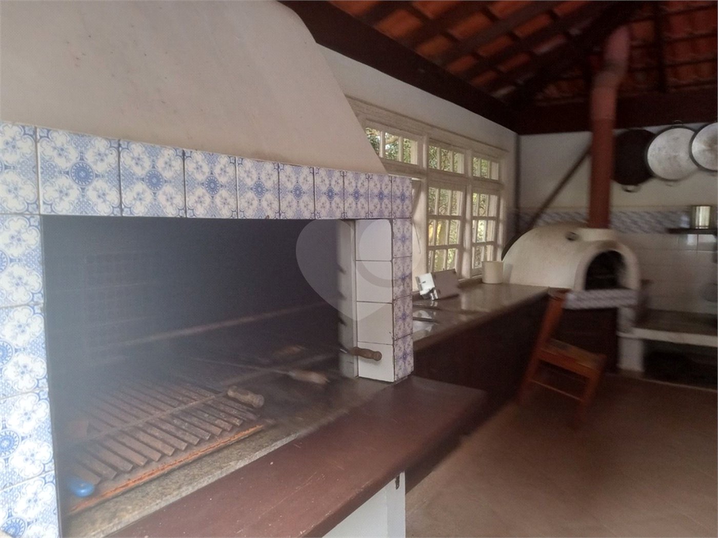 Chácara à venda com 7 quartos, sendo 3 suítes, em Saboó, São Roque, SP