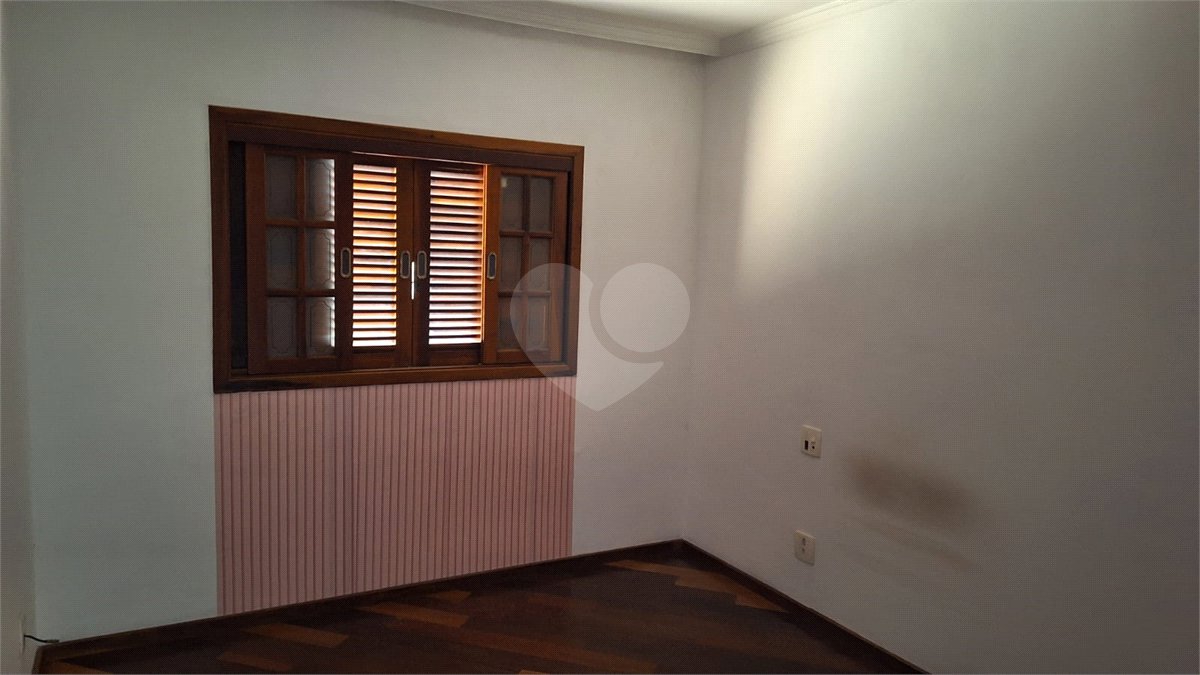 Sobrado para alugar com 4 quartos, sendo 3 suítes, em Vila Nivi, São Paulo, SP