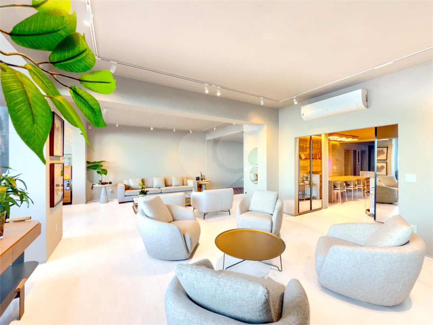 Apartamento à venda com 4 quartos, sendo 1 suíte,  em Copacabana, Rio de Janeiro, RJ