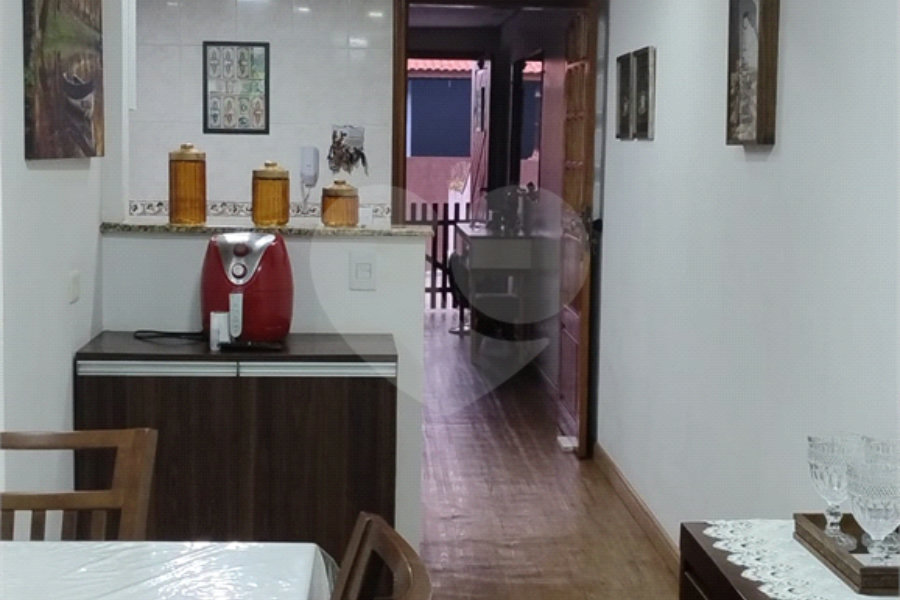 Casa à venda com 2 quartos no condomínio Parque das Araucárias, São Paulo - SP