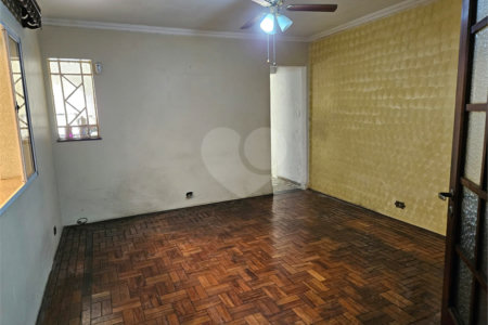 Casa à venda com 3 quartos, sendo 1 suíte,  em Água Branca, São Paulo, SP