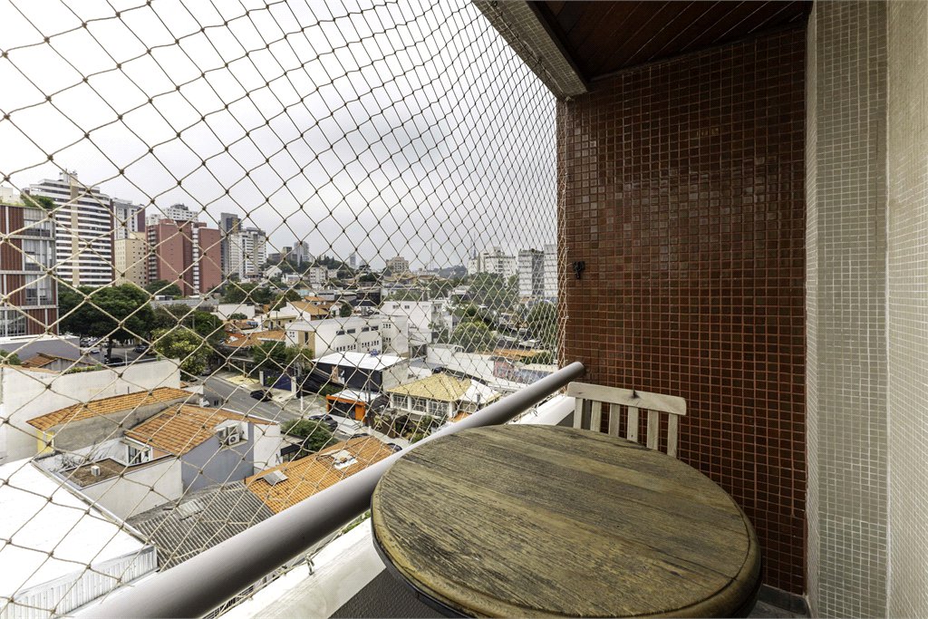 Apartamento à venda com 3 quartos, sendo 1 suíte, em Vila Madalena, São Paulo, SP