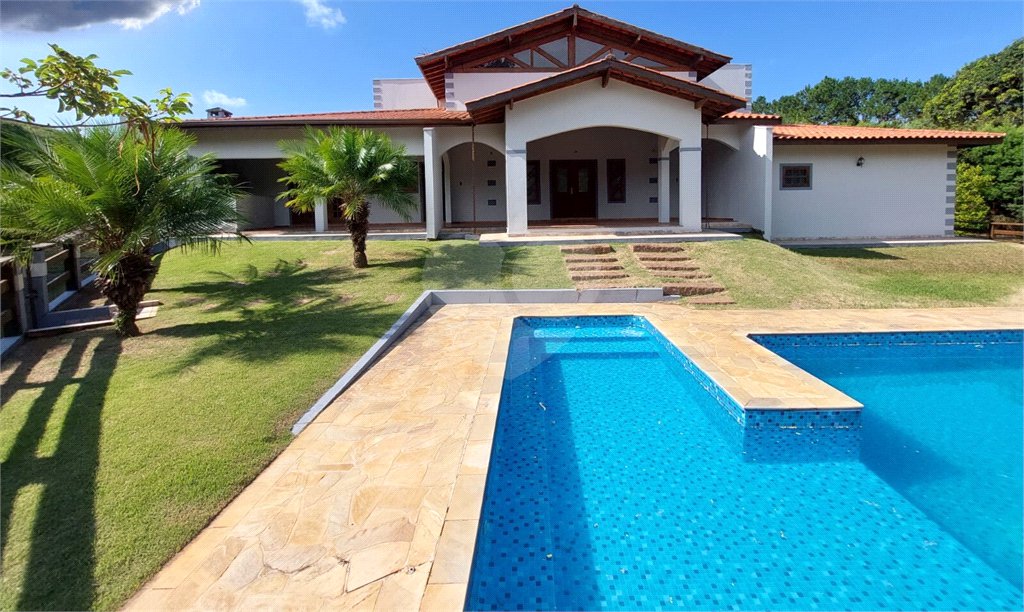 Casa à venda com 4 suítes no condomínio Monte Belo, Salto - SP