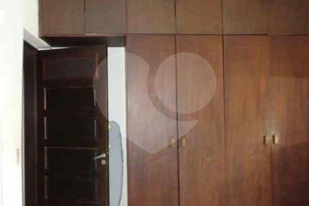 Casa à venda com 3 quartos, sendo 1 suíte,  em Jardim Londrina, São Paulo, SP