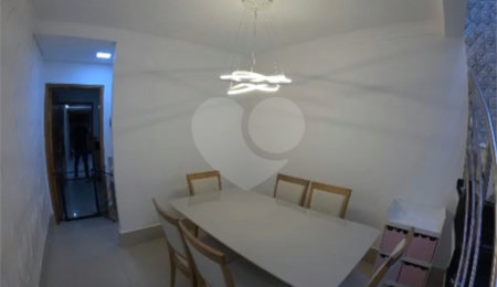 Sobrado à venda com 3 quartos, sendo 1 suíte, em Vila Lúcia, São Paulo, SP